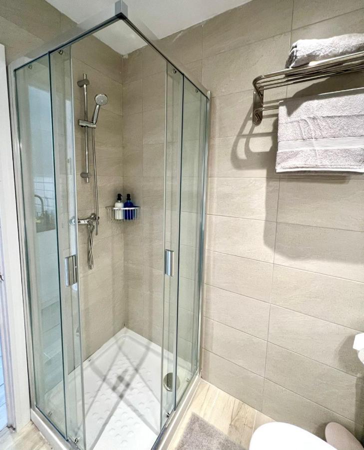 Menorca Chic Apartment Near Beach & Harbour กาลาเอนบอสช์ ภายนอก รูปภาพ